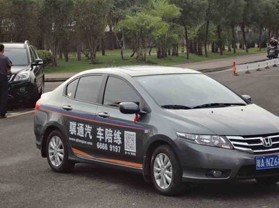 公司介紹_?？隍U通汽車陪練陪駕服務(wù)
